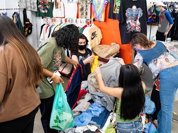 5 Reasons Why You Should Go Thrift&nbsp;Shopping
